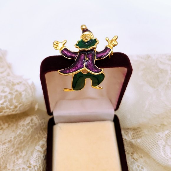 Articulated Clown Hard Enamel Pin, Cute Holiday Shawl Scarf Brooch - Picture 9 of 10